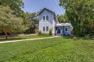 Building Photo - 737 E Magnolia Ave