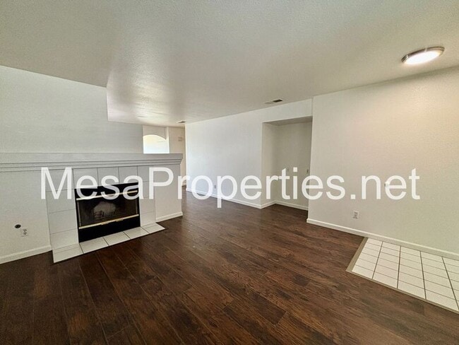 Building Photo - 13539 Merry Oaks St
