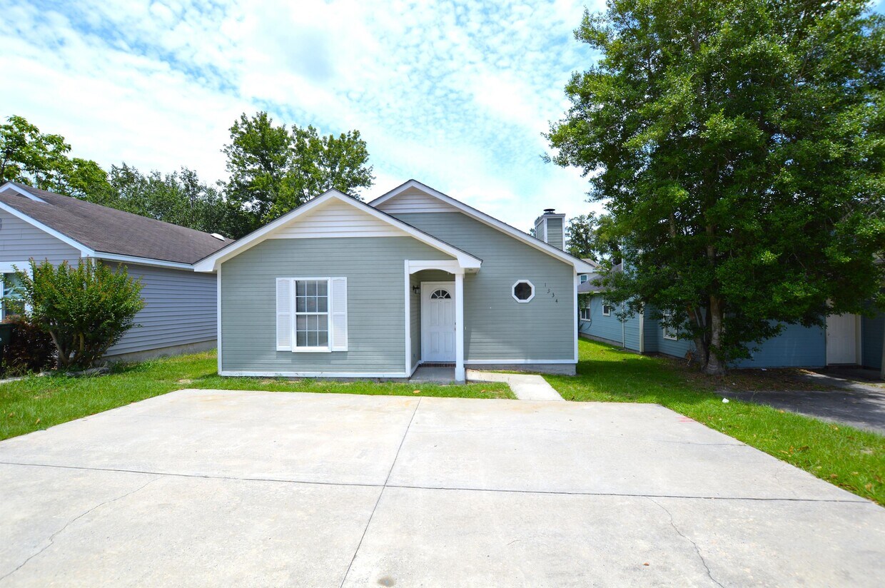 1334 Edgewood Dr, Valdosta, GA 31601 House for Rent in Valdosta, GA