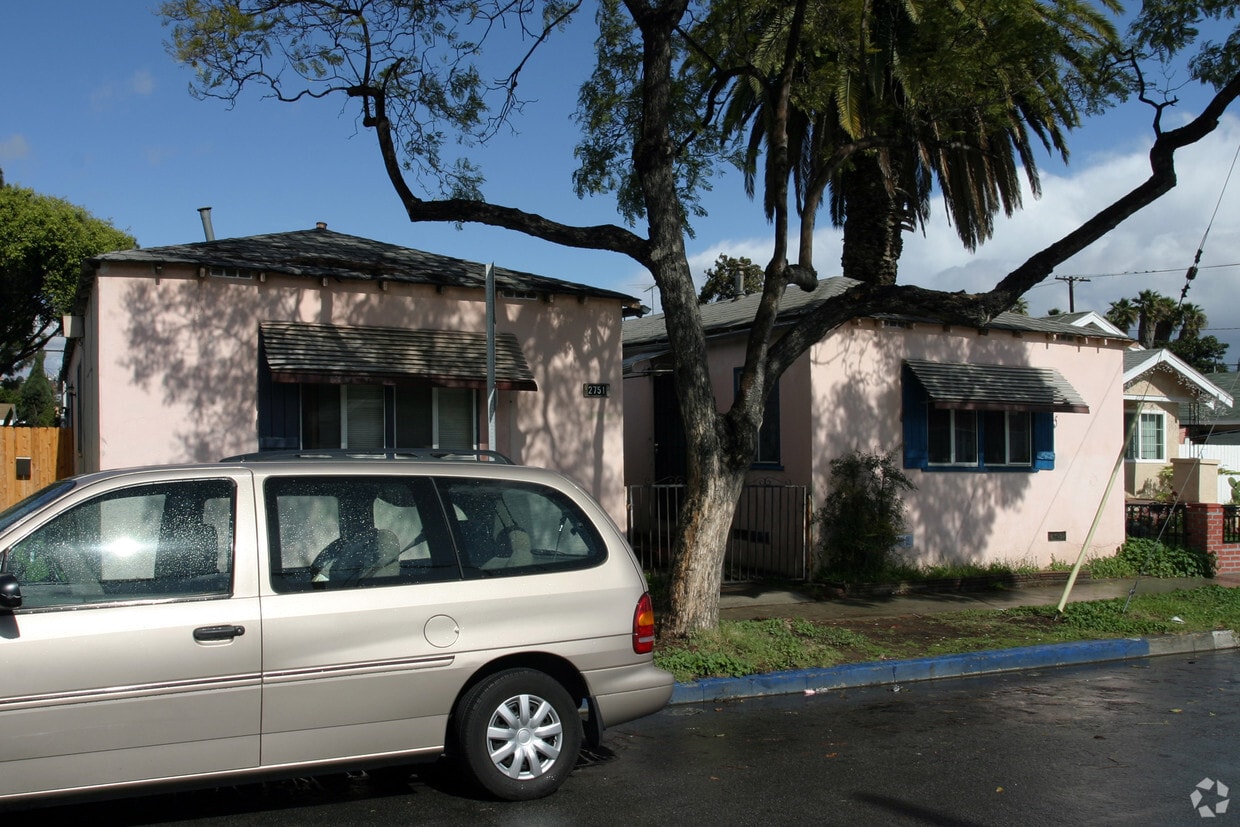 Foto del edificio - 2751 E 14th St