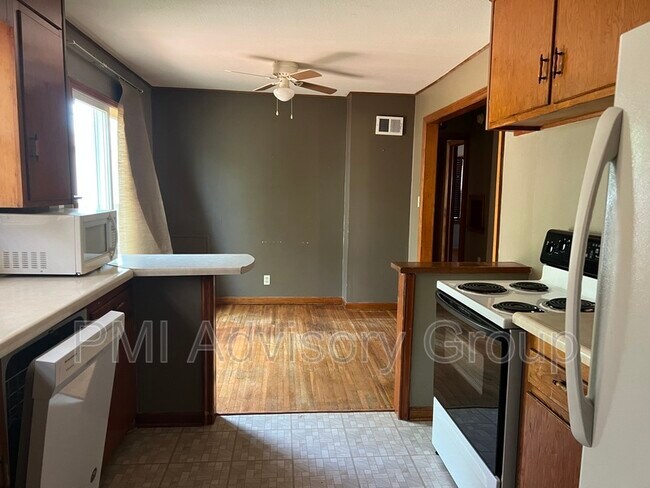 Building Photo - 1808 S Faulders Ln