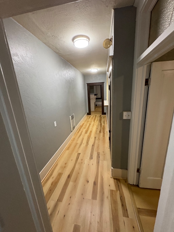 Foto del edificio - 313 E 5th St