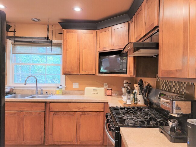 Foto del edificio - 16840 Fairview Ct