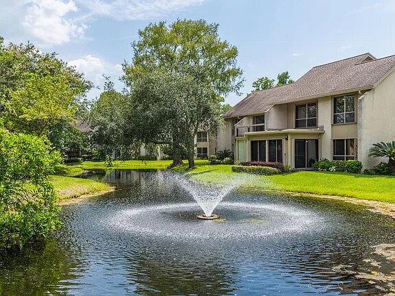 Foto del edificio - 10154 Leisure Ln N