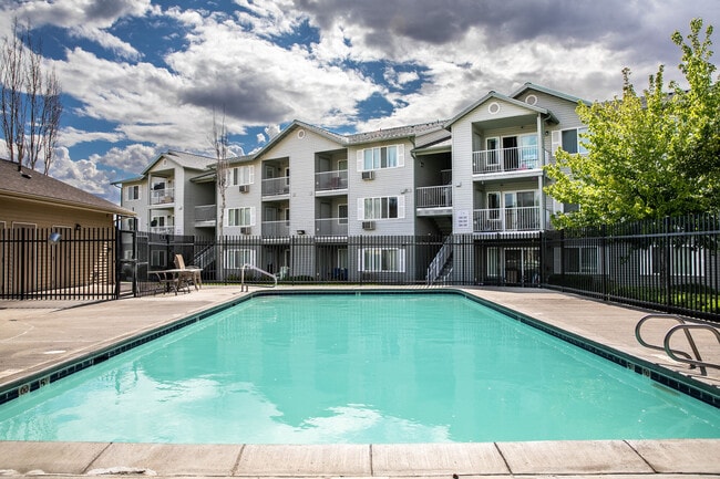 Building Photo - Heron Creek Apartments