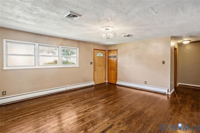 Building Photo - 2407 Birchwood Rd