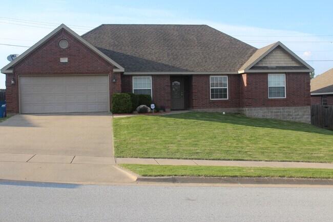 Foto del edificio - 4702 Southwest Golden Eagle Avenue