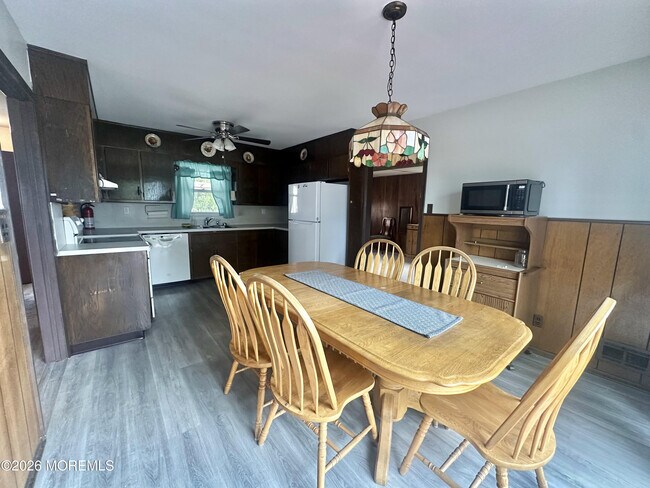 Building Photo - 1 Peach Tree Rd