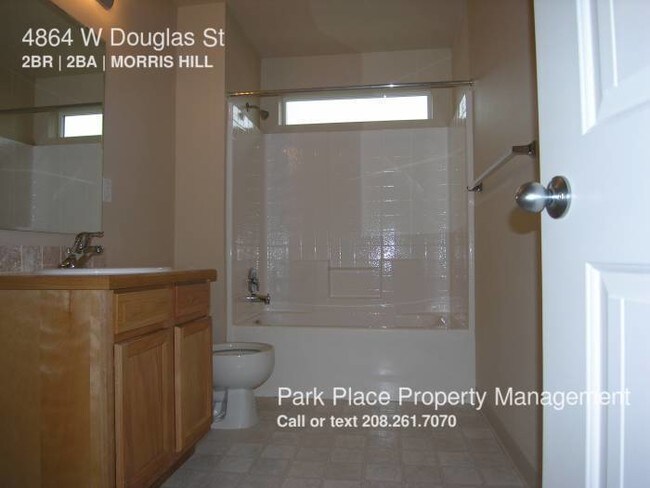 Foto del edificio - 4864 W Douglas Ln