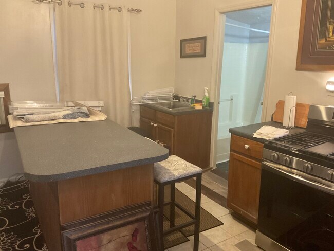 Foto del edificio - 5921 Crepe Myrtle Ct