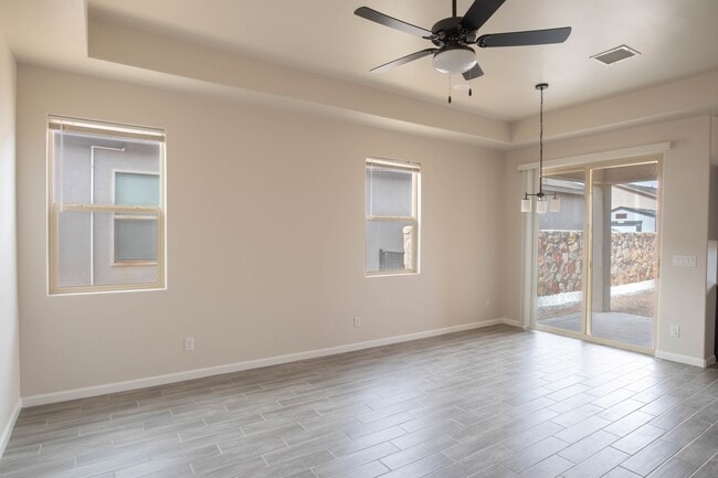 Building Photo - 4709 Elsinore Ave