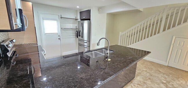 Foto del edificio - 3745 NE 171st St