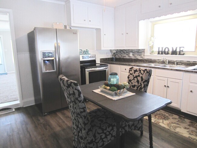 Building Photo - 2879 Aldis Dr
