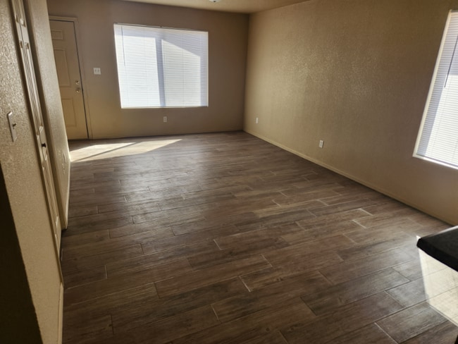 Building Photo - 406 Vassar Ct