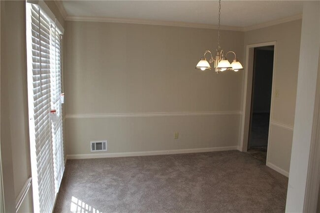 Building Photo - 2677 Colony Cir