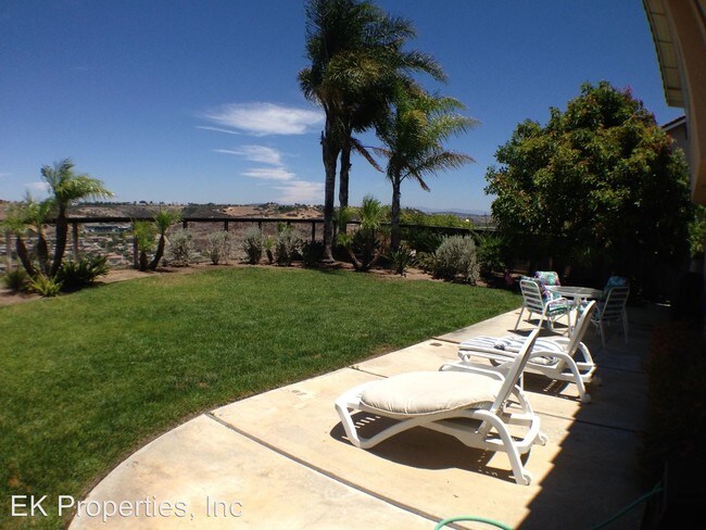 Building Photo - 2508 La Golondrina St