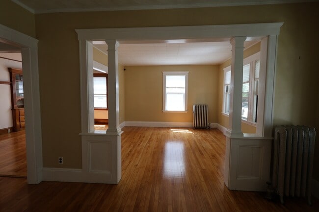 Building Photo - 39 Trowbridge St