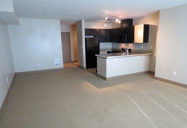 Building Photo - Spacious Belltown Condo @ the Ideal Location!