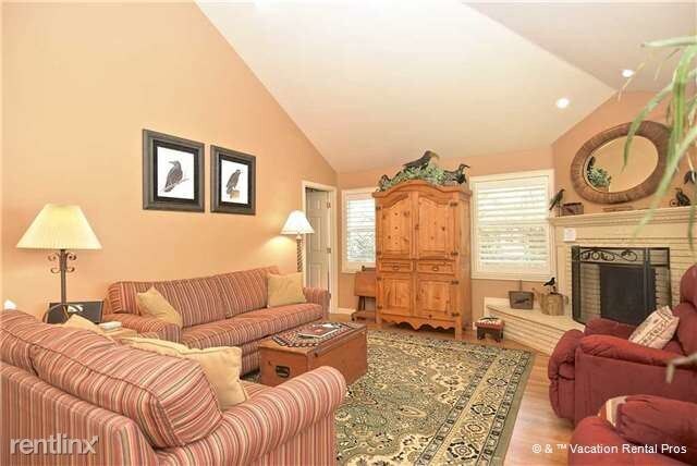 Building Photo - 3610 Estero Blvd