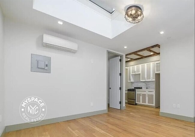 Foto del edificio - 1631 St Johns Pl