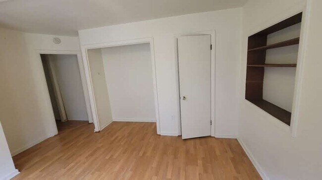 Foto del edificio - 5244-5308 NE Wistaria Drive