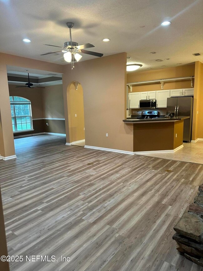 Foto del edificio - 5480 Cutwater Ln S