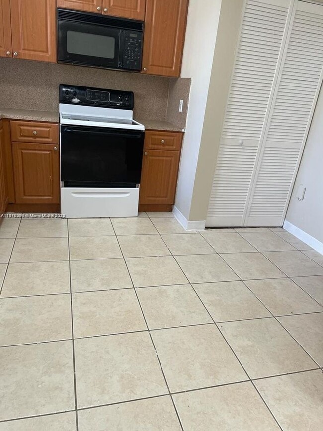 Foto del edificio - 6065 NW 186th St
