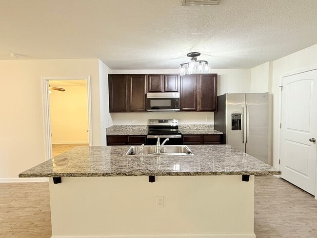 Foto del edificio - 3-Bedroom Home – Wynfield Subdivision