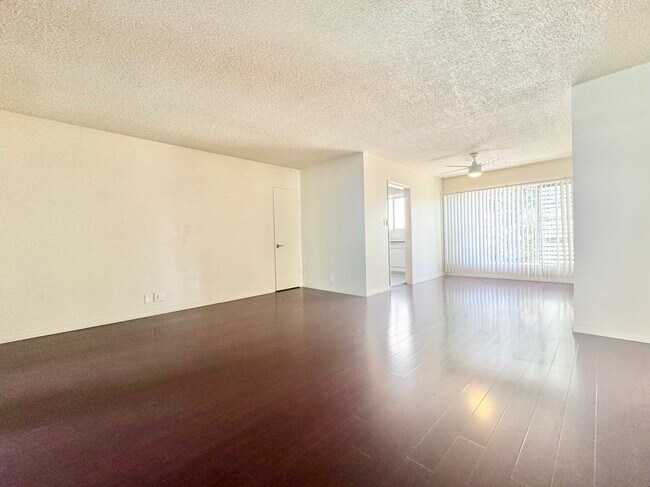 Building Photo - 1540 Laurel Ave