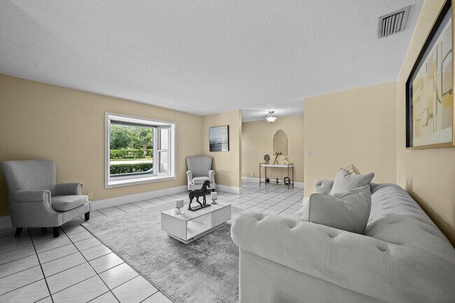 Foto del edificio - 13724 Lilac Pl
