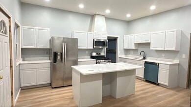 Building Photo - 22 Virginia Ave