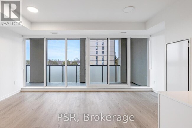 Photo du bâtiment - 4365 Bloor St W