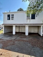 Building Photo - 819 LA-1