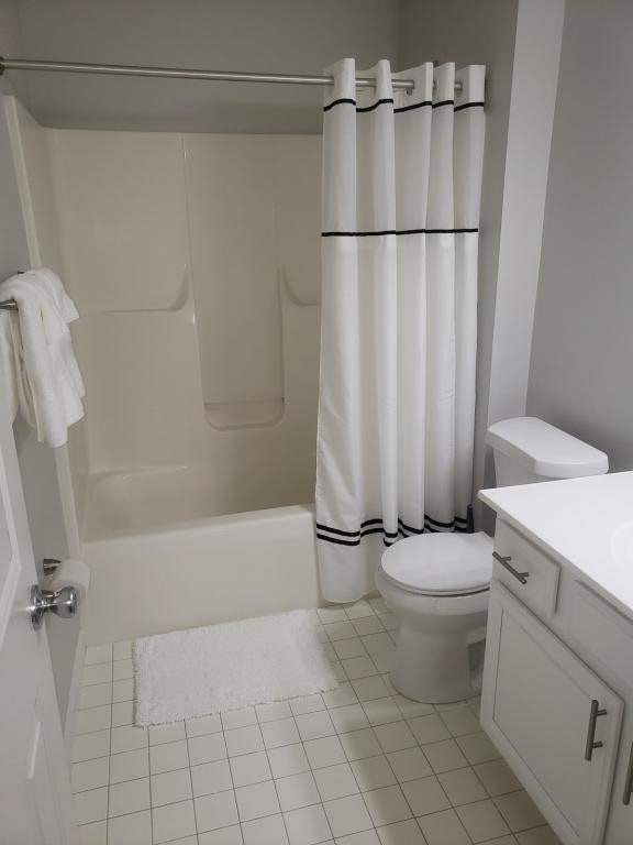Building Photo - 421 Tuscany Valley Court #8