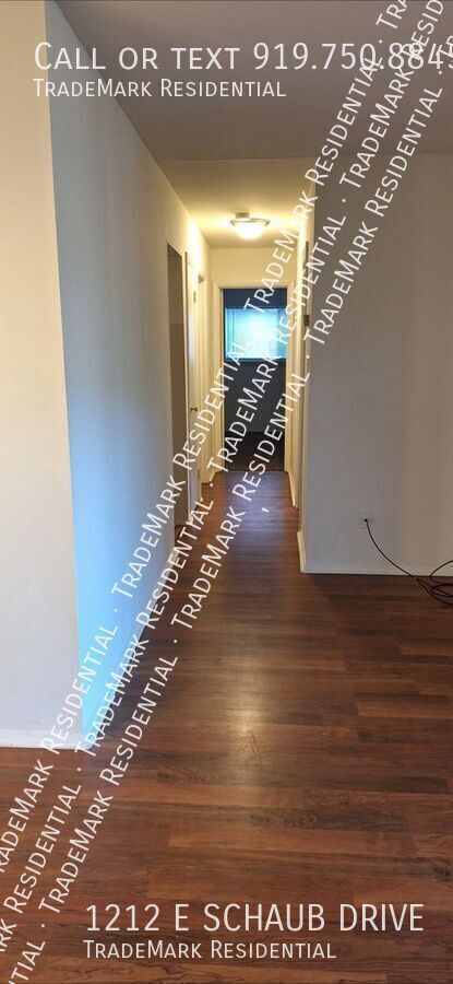 Building Photo - 1212 Schaub Dr