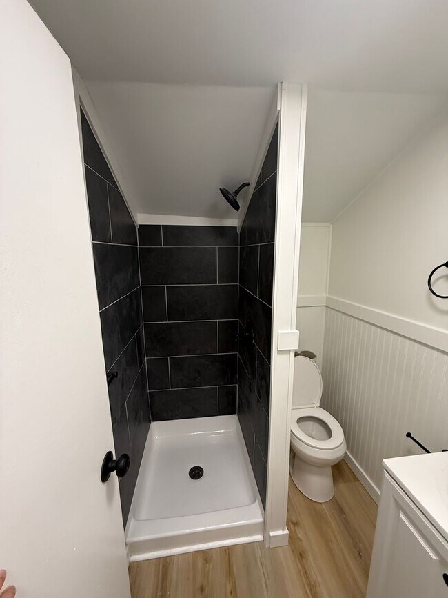 Foto del edificio - updated 4 bedroom 2.5 Bathroom house for rent