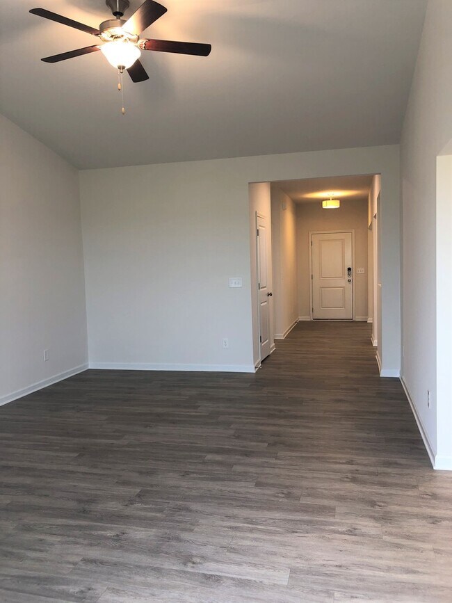 Foto del edificio - ENJOY LIVING IN LEXINGTON'S THE RIDGE AT L...