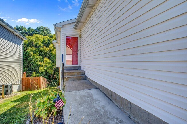 Foto del edificio - 3 br, 2 bath House - 5820 Lake Erie Drive