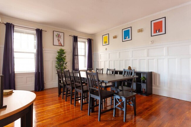 Foto del edificio - 1247 Beacon St