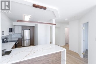 Building Photo - 120 Promenade Cir