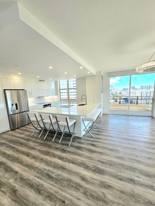 Building Photo - 550 Okeechobee Blvd