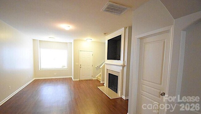 Foto del edificio - 12660 Persimmon Tree Dr