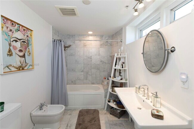 Foto del edificio - 6580 Indian Creek Dr