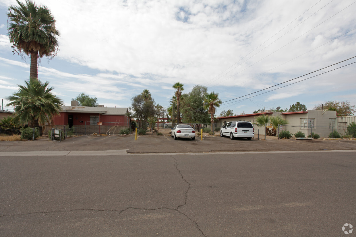 Building Photo - Chandler Oasis Apartments