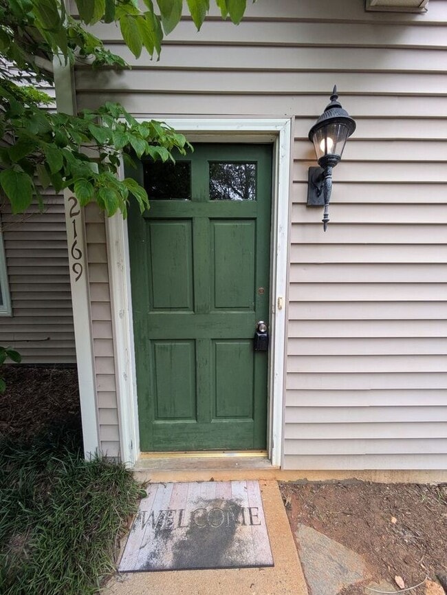 Building Photo - 2BD/2BA Condo Available Now in Hickory