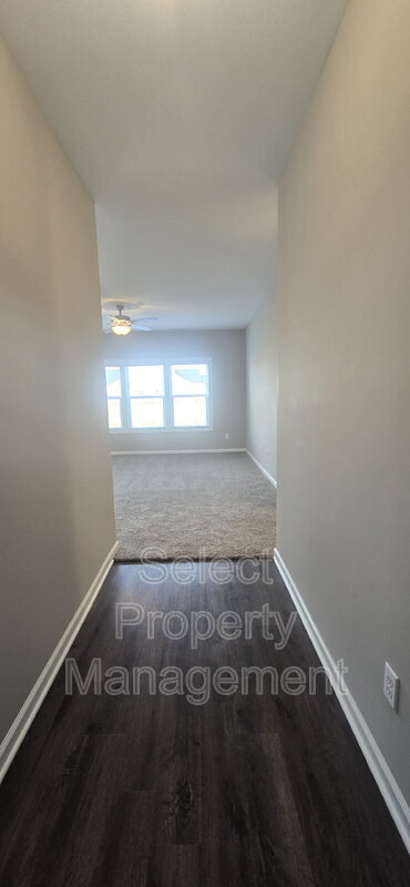 Building Photo - 4802 Silverstone Psge
