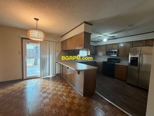 Building Photo - Remodeled 3 Bedroom Home