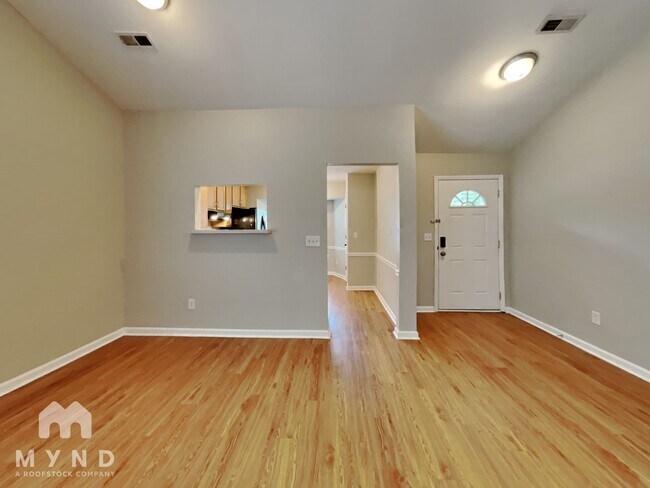 Building Photo - 17 Howlett Pl