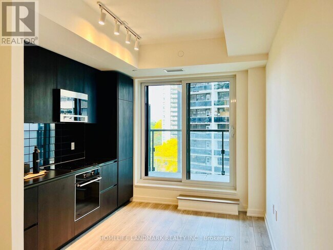 Photo du bâtiment - 120 Broadway Ave