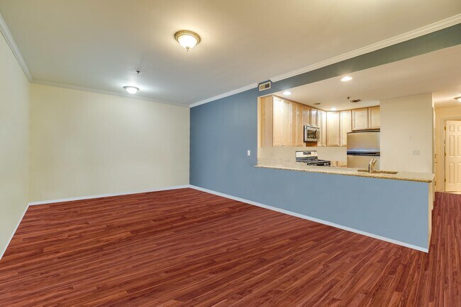 Building Photo - 515 Gregory Ave